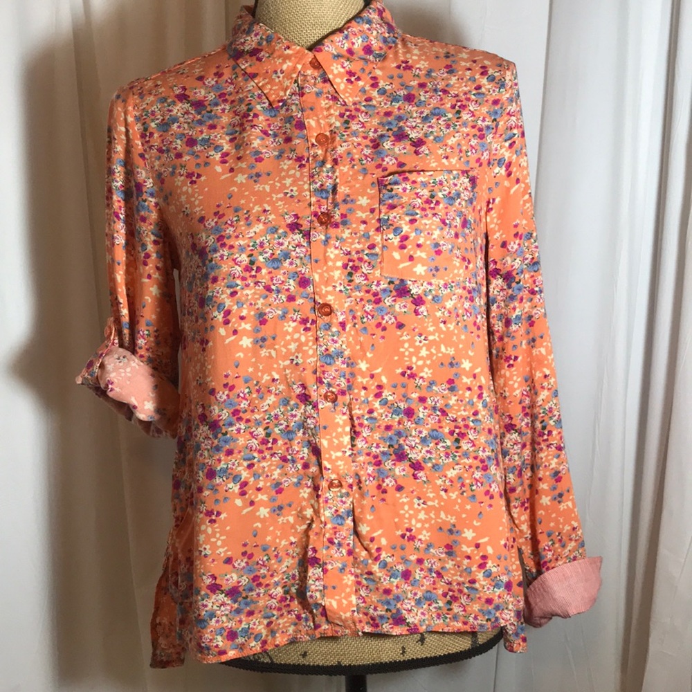 Ezra Floral Hi-Lo Ruffle Back Button Down Blouse S